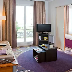 Adagio Buttes Chaumont 3* Париж